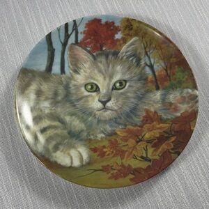Forest Cat by Cats Collection decorative plate no chips or scratches